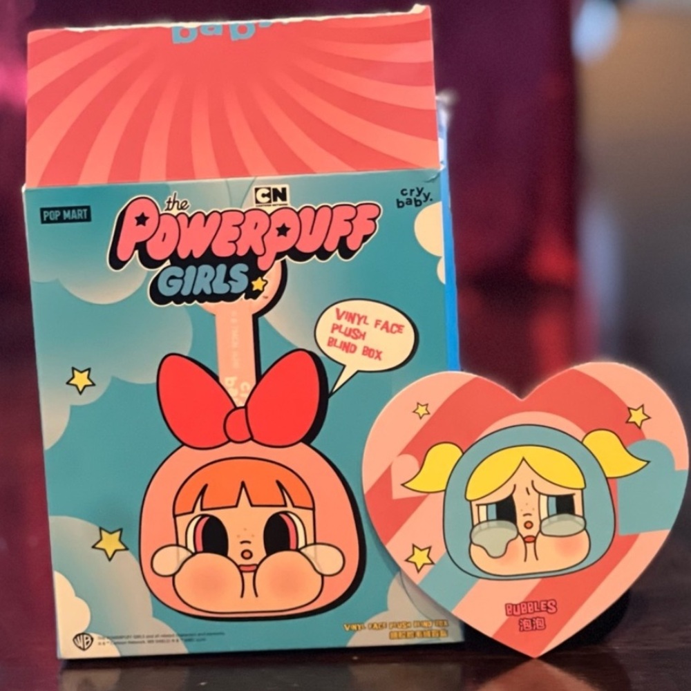 Crybaby x Powerpuff girls vinyl face pendant Bubbles
